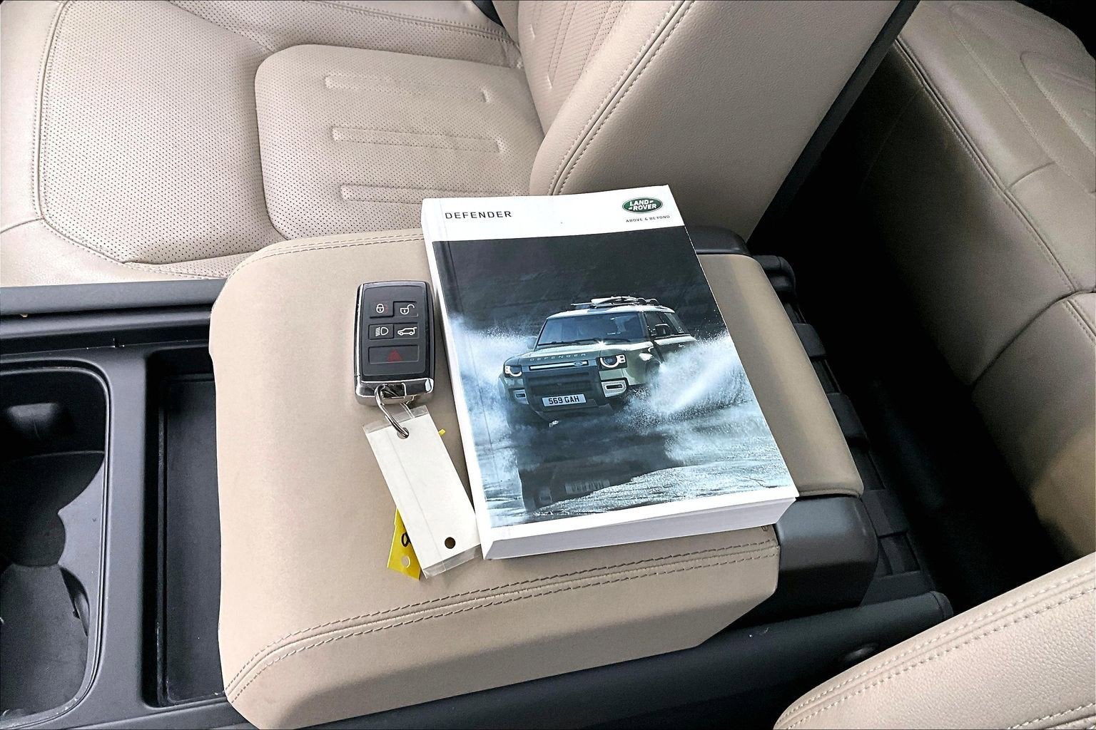 2022 Land Rover Defender SE