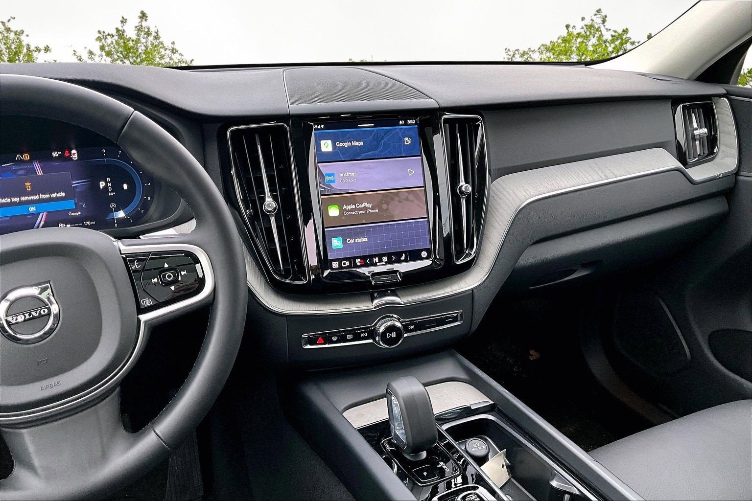 2025 Volvo XC60 Plus