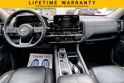 2024 Nissan Pathfinder SL