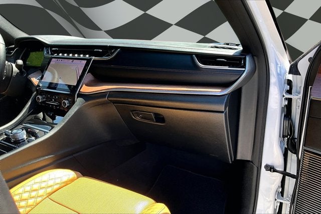 2023 Jeep Grand Cherokee L Summit V8 REAR ENTERTAINMENT