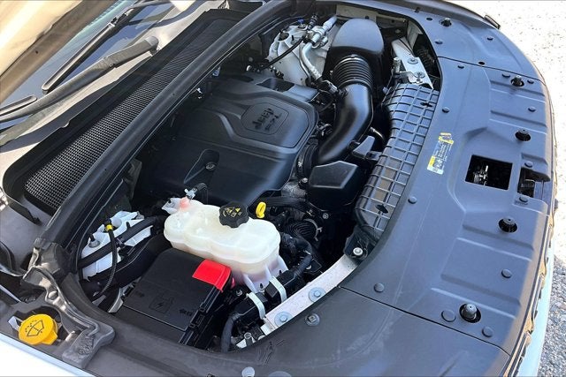 2023 Jeep Grand Cherokee L Summit V8 REAR ENTERTAINMENT
