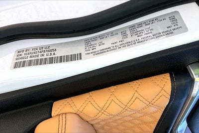2023 Jeep Grand Cherokee L Summit V8 REAR ENTERTAINMENT