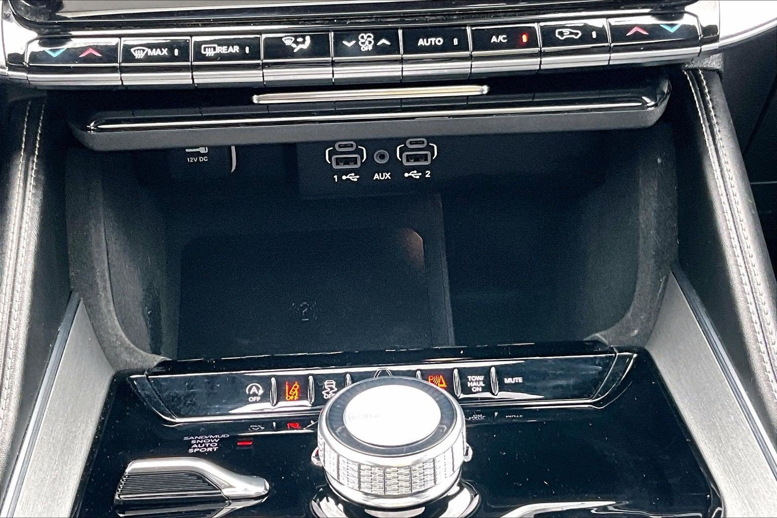2023 Jeep Wagoneer Series II Carbide