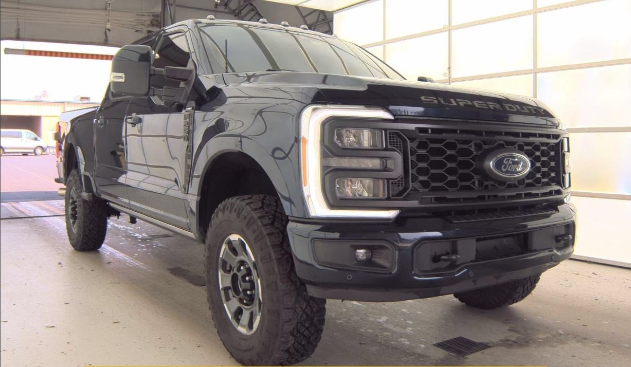 2023 Ford Super Duty F-250 SRW LARIAT