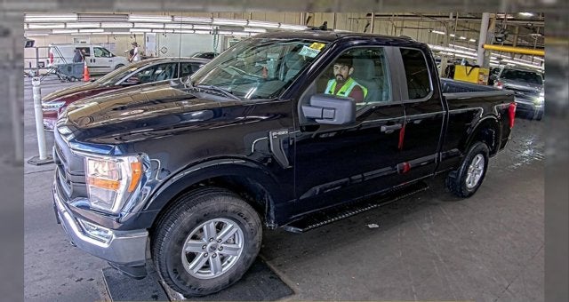 2022 Ford F-150 4WD V8