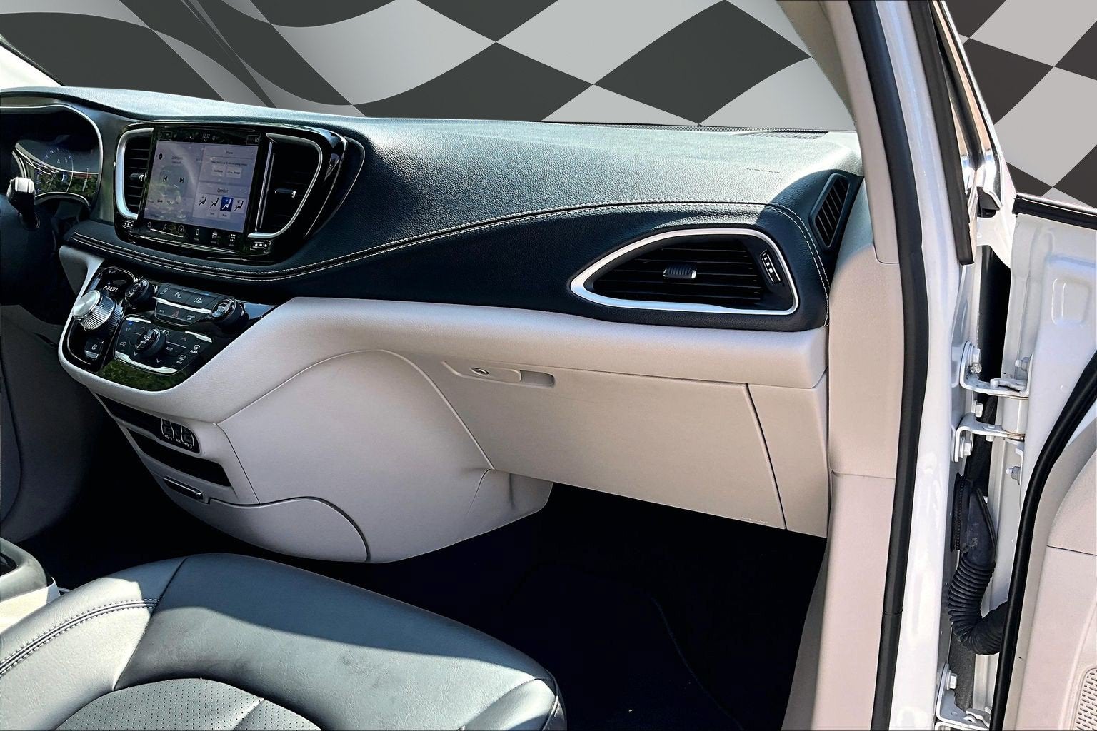 2023 Chrysler Pacifica Touring L AWD PANO ROOF