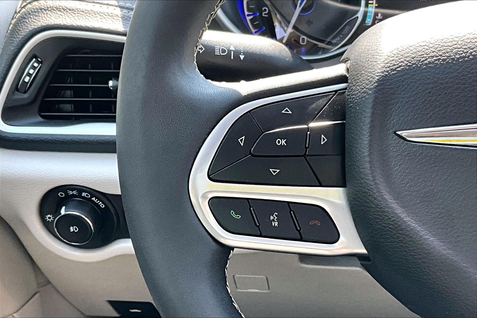 2023 Chrysler Pacifica Touring L AWD PANO ROOF