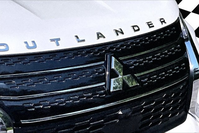 2022 Mitsubishi Outlander ES
