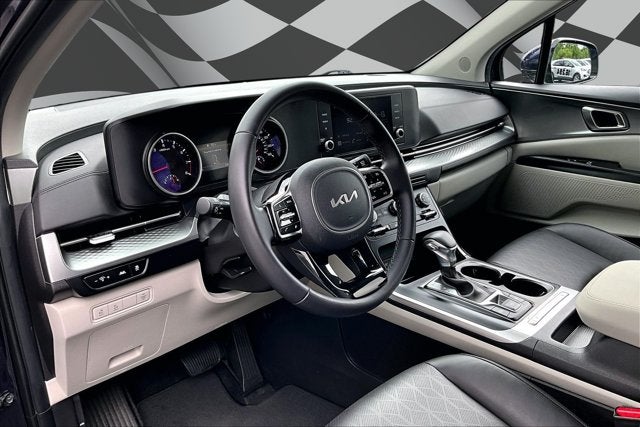 2024 Kia Carnival LX