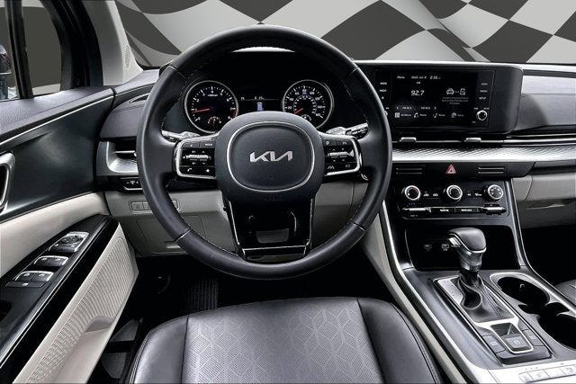 2024 Kia Carnival LX