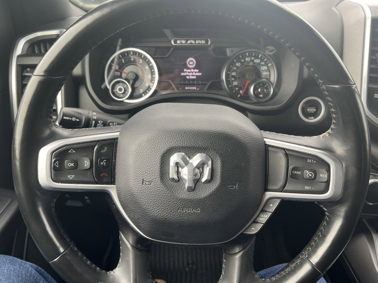 2021 RAM 1500 Big Horn Crew Cab 4x4 5'7' Box