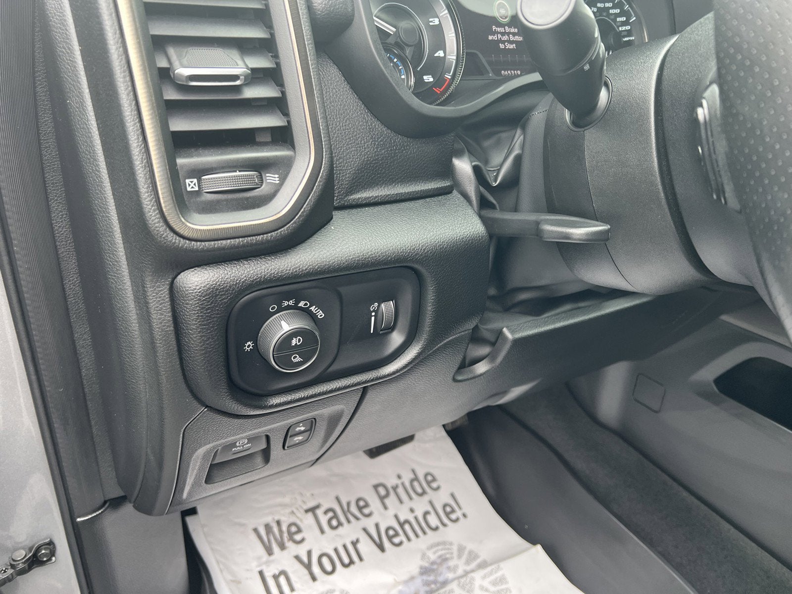 2022 RAM 1500 Rebel Crew Cab 4x4 5'7' Box