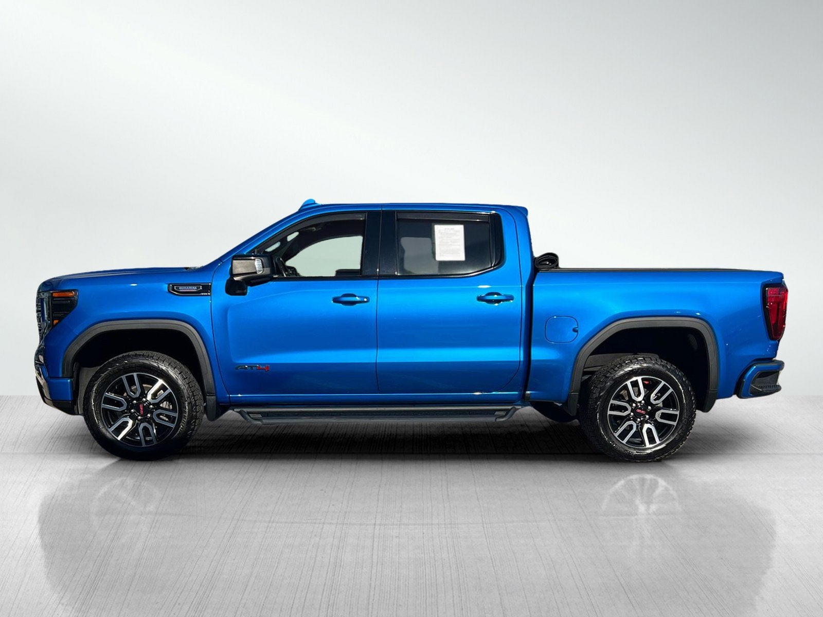 2022 GMC Sierra 1500 4WD Crew Cab Short Box AT4