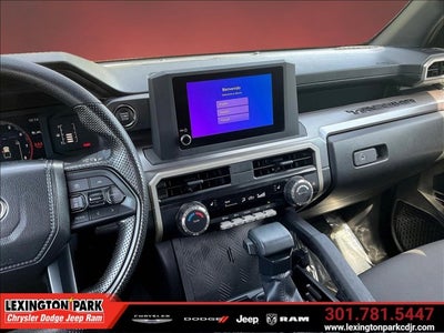2025 Toyota Tacoma 4WD SR5