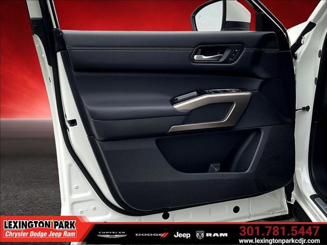 2024 Nissan Pathfinder Platinum 4WD