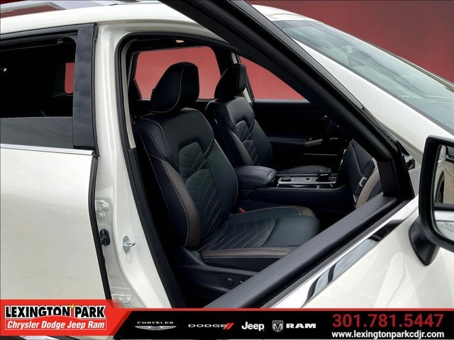 2024 Nissan Pathfinder Platinum 4WD