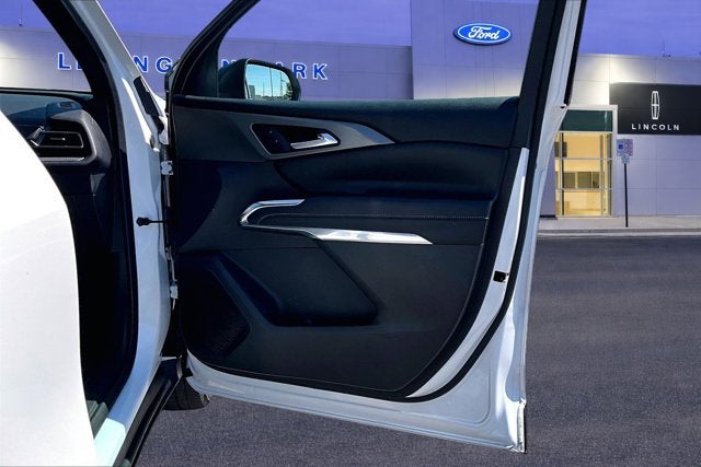 2025 Chevrolet Traverse AWD LT