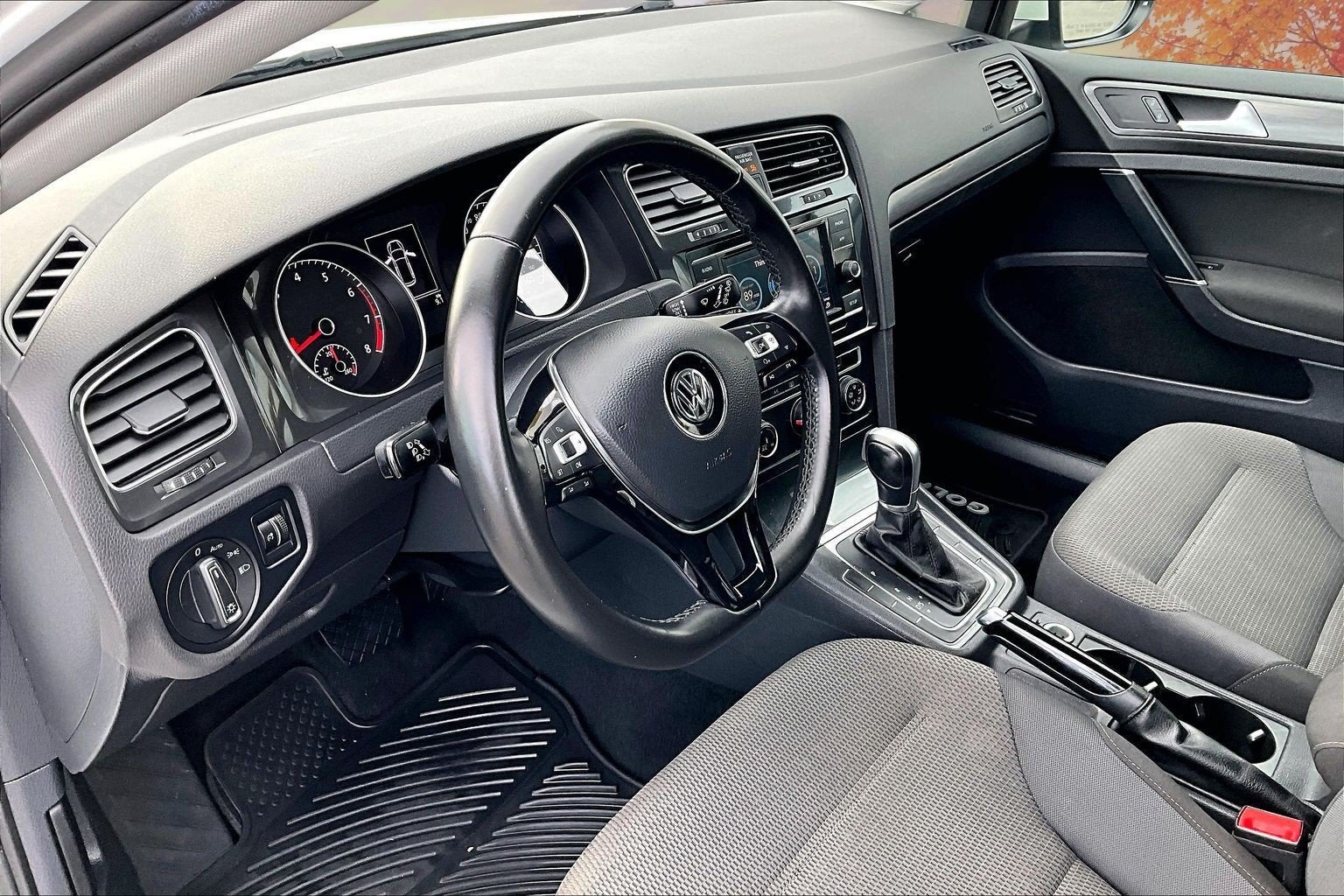 2018 Volkswagen Golf SportWagen TSI S
