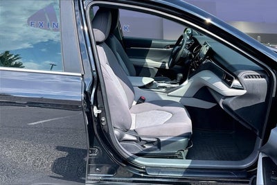 2023 Toyota Camry Hybrid LE