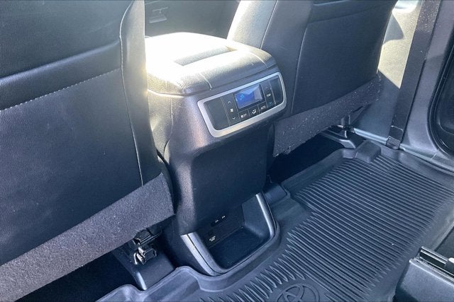 2019 Toyota Highlander Base