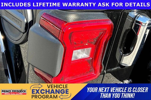 2025 Jeep Wrangler 4-Door Sahara 4x4