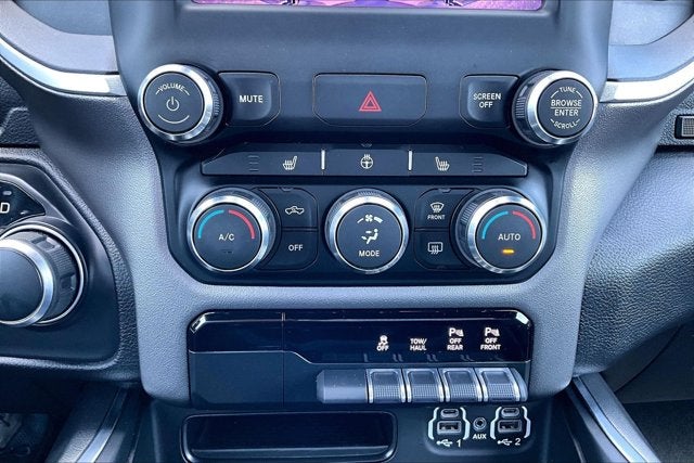 2020 RAM 1500 Big Horn Crew Cab 4x4 5'7' Box