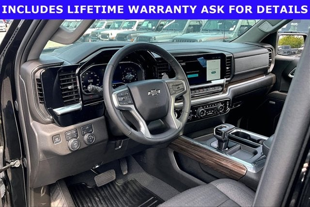 2025 Chevrolet Silverado 1500 4WD Crew Cab Standard Bed RST