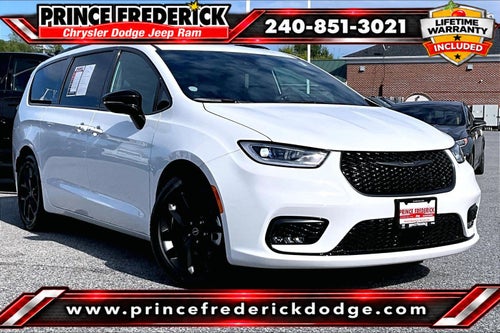 2026 Chrysler Pacifica Select