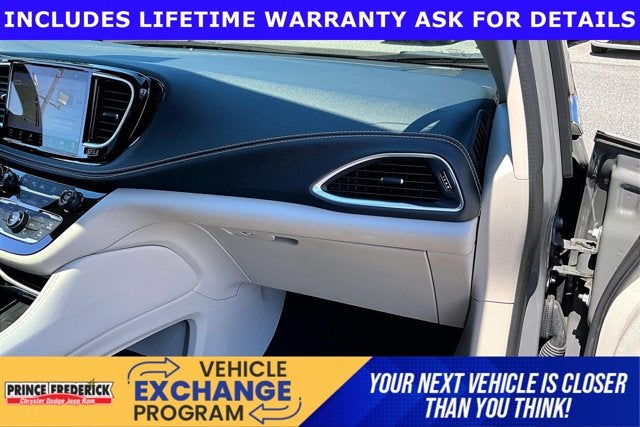 2022 Chrysler Pacifica Limited AWD