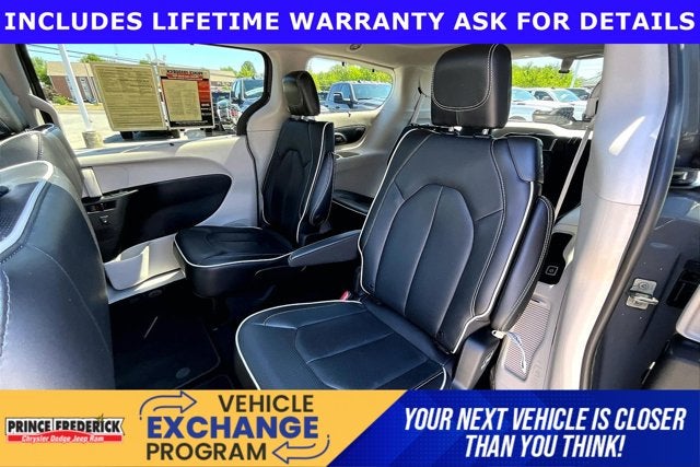 2022 Chrysler Pacifica Limited AWD