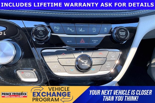 2022 Chrysler Pacifica Limited AWD