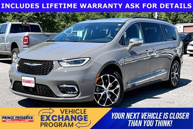 2022 Chrysler Pacifica Limited AWD
