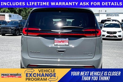 2022 Chrysler Pacifica Limited AWD