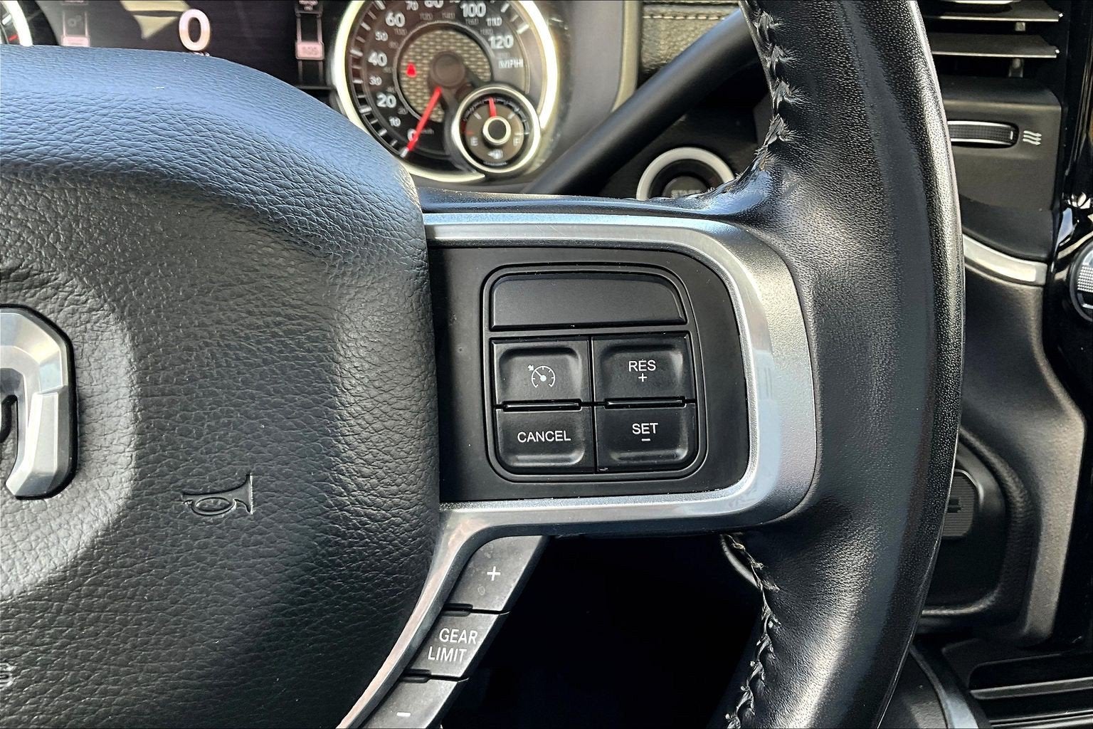 2020 RAM 3500 Laramie Crew Cab 4x4 8' Box