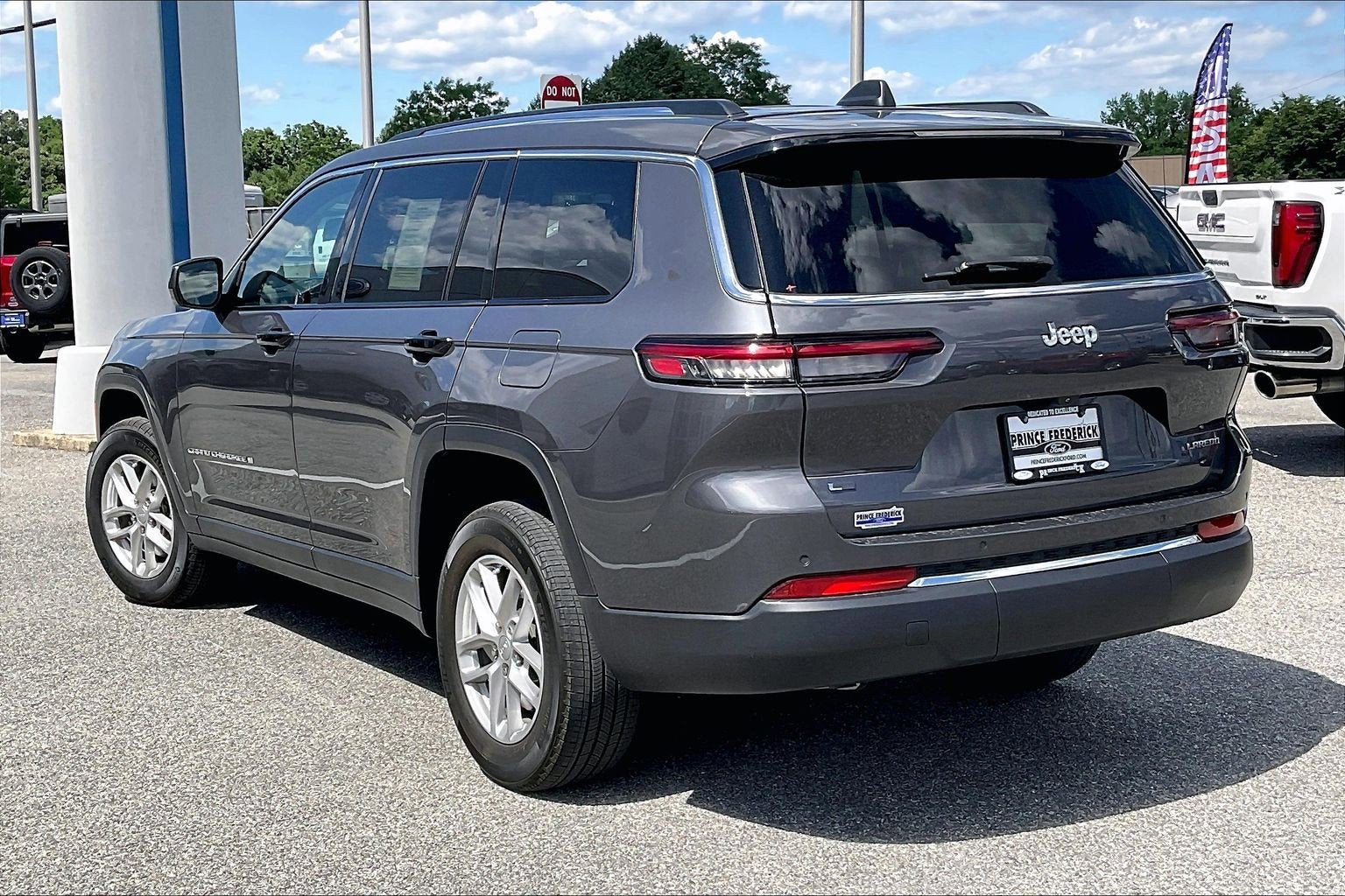 2022 Jeep Grand Cherokee L Laredo