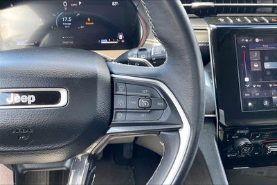2022 Jeep Grand Cherokee L Laredo