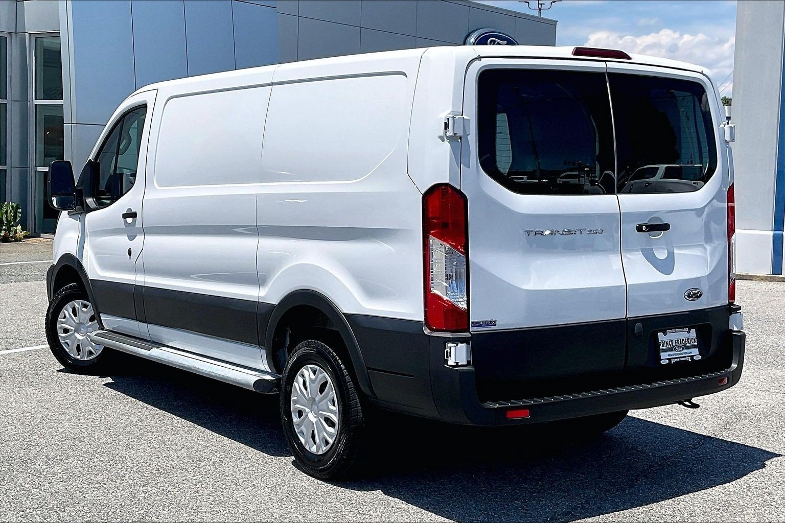 2025 Ford Transit Cargo Van T-250 130" Low Rf 9070 GVWR RWD