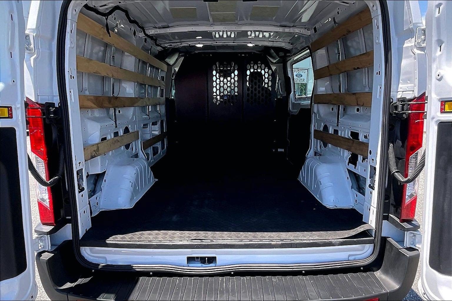 2025 Ford Transit Cargo Van T-250 130" Low Rf 9070 GVWR RWD