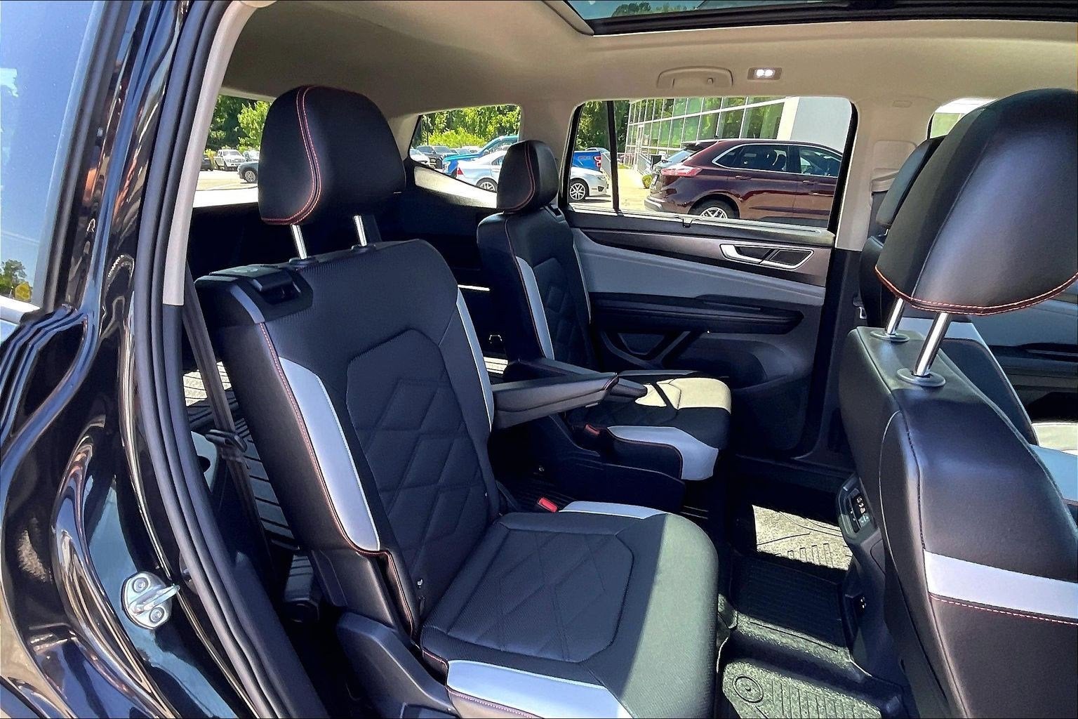 2024 Volkswagen Atlas 2.0T Peak Edition SEL