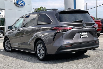 2021 Toyota Sienna XLE