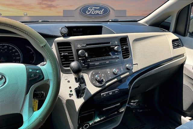 2012 Toyota Sienna LE