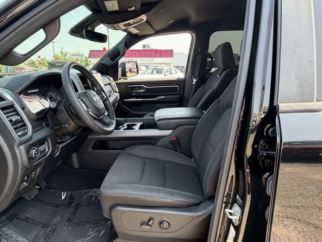 2025 RAM 1500 Big Horn Crew Cab 4x4 5'7' Box