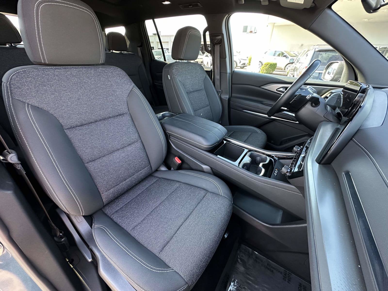 2025 Chevrolet Traverse AWD LT