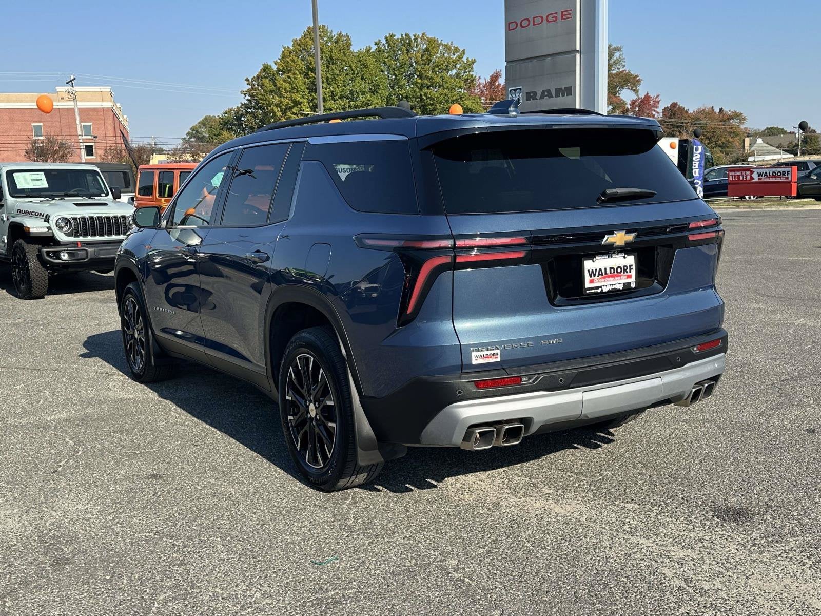 2025 Chevrolet Traverse AWD LT