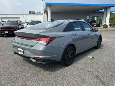 2022 Hyundai Elantra SEL
