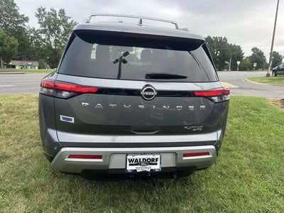 2023 Nissan Pathfinder Platinum
