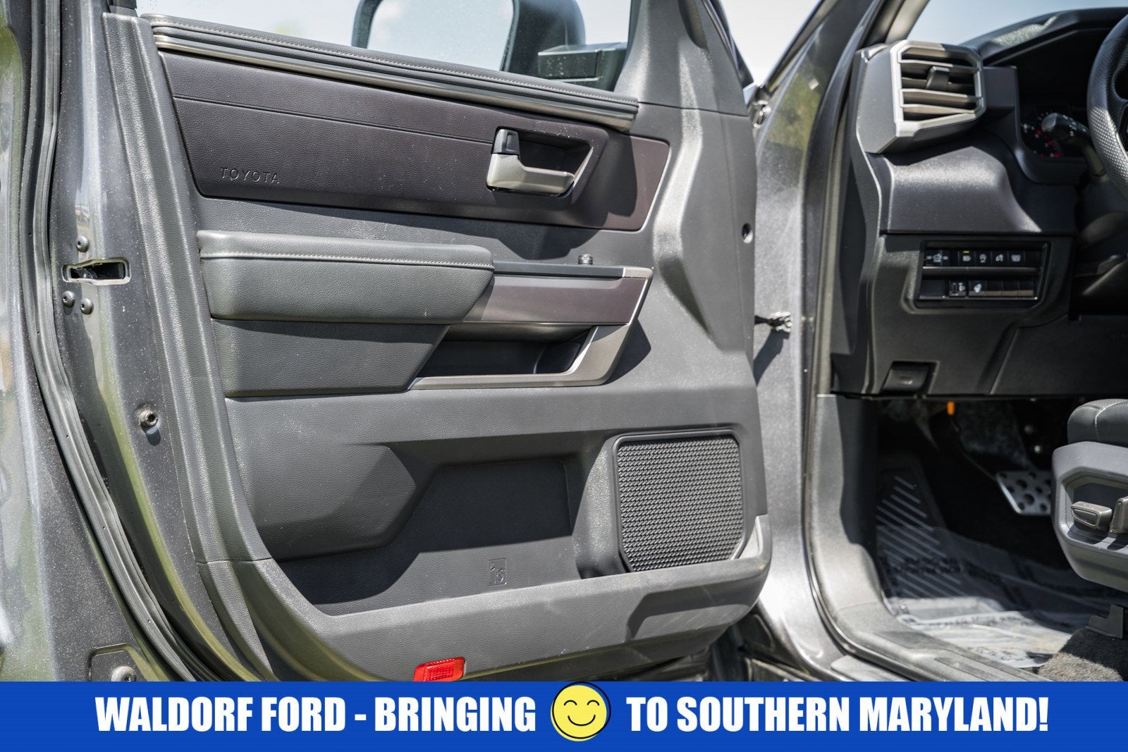 2023 Toyota Tundra 4WD SR5