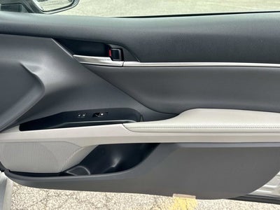 2020 Toyota Camry Hybrid XLE