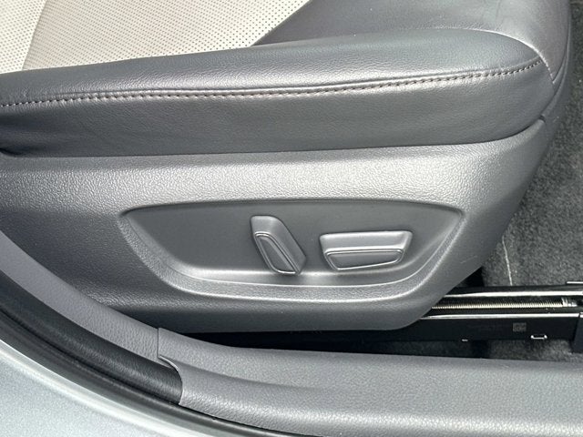 2020 Toyota Camry Hybrid XLE