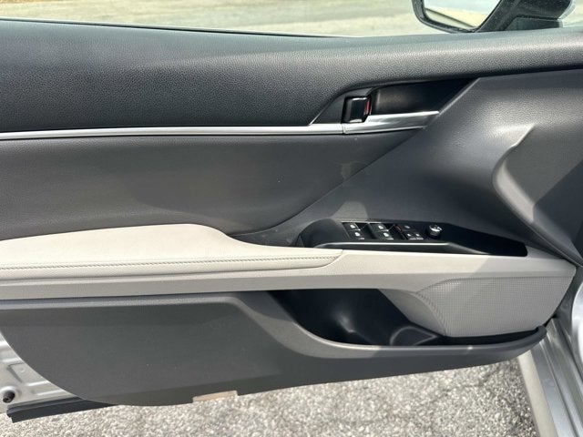 2020 Toyota Camry Hybrid XLE